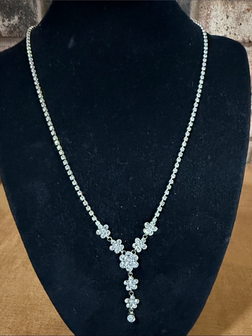 Vintage Dainty rhinestone flower necklace